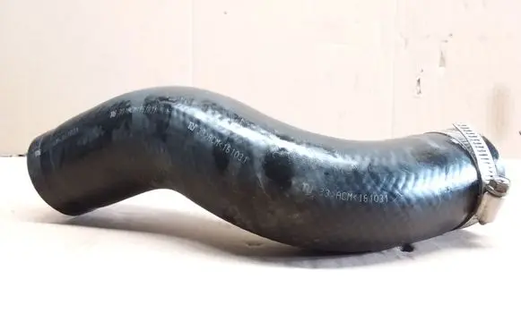 Toyota RAV 4 (XA40) Intercooler hose/pipe