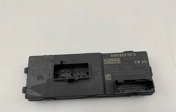 Audi A5 Tailgate/trunk control unit/module 8W8959107D