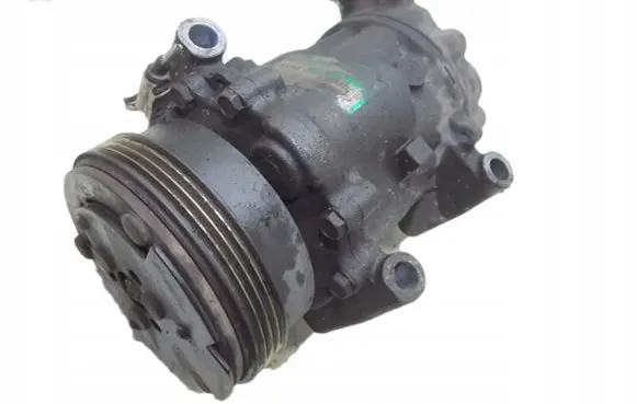 Renault Clio II Air conditioning (A/C) compressor (pump) 8200037058