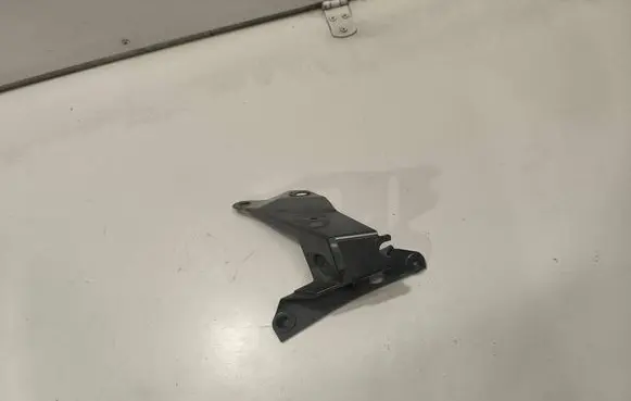 Audi A7 S7 4G Fender mounting bracket 4G8821135D 01S5010