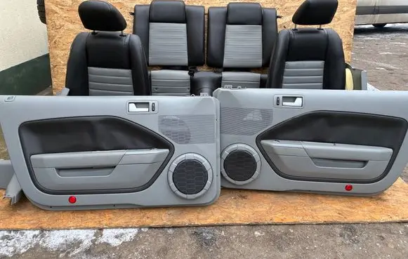 Ford Mustang V Seat set