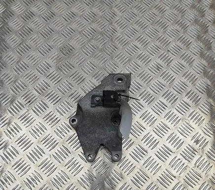 BMW 7 G11 G12 Engine mounting bracket 22116864593 6864593