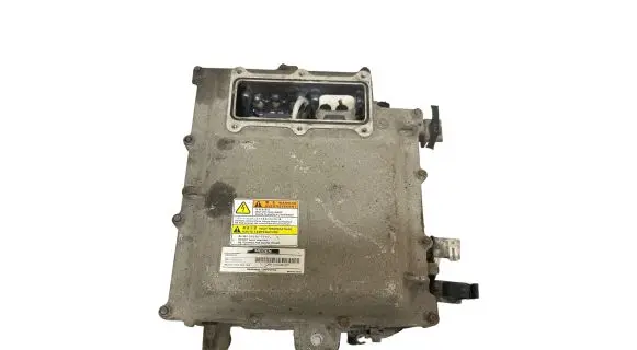 Voltage converter inverter