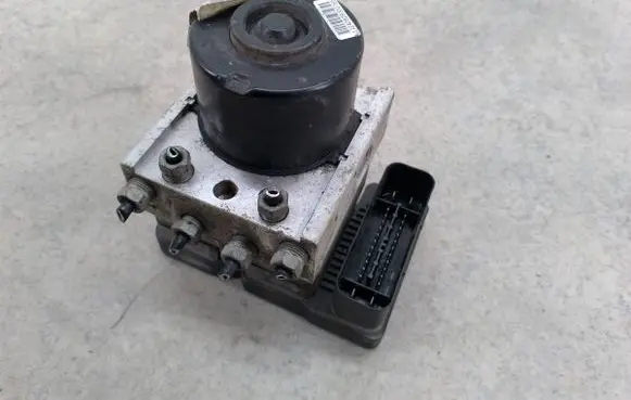 Ford Focus C-MAX ABS Pump 3M512M110JA