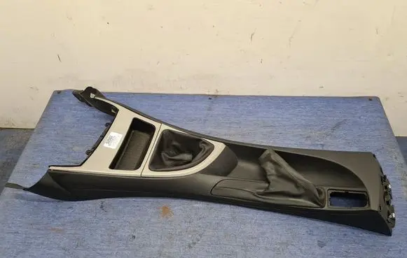 BMW 1 E81 E87 Center console 