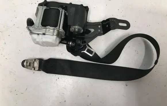 Mercedes-Benz CLS C257 Front seatbelt