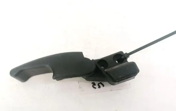 Engine bonnet (hood) release handle