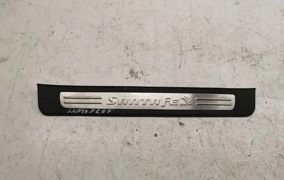 Hyundai Santa Fe Front sill trim cover 858812b000