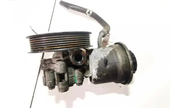 Toyota Avensis T250 Power steering pump