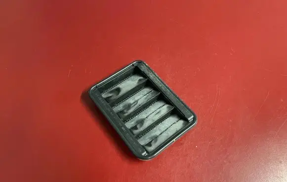 BMW X1 U11 Quarter panel pressure vent 9201647 64229201647