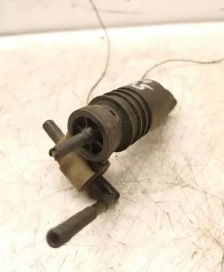 Audi A4 S4 B5 8D Windscreen/windshield washer pump