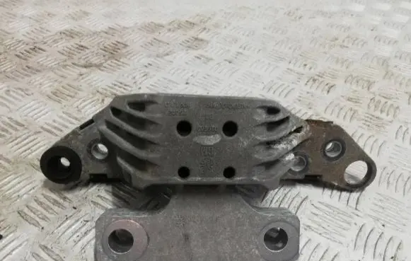 Opel Astra K Engine mount vacuum valve 13363901