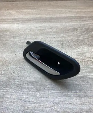BMW 5 E39 Front door interior handle 8226049