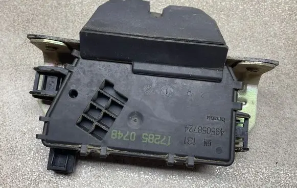 Opel Zafira B Tailgate/trunk/boot lock/catch/latch 13117285