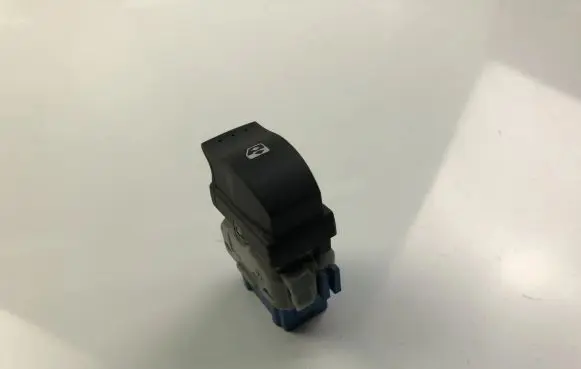 Nissan Qashqai Electric window control switch 2808203