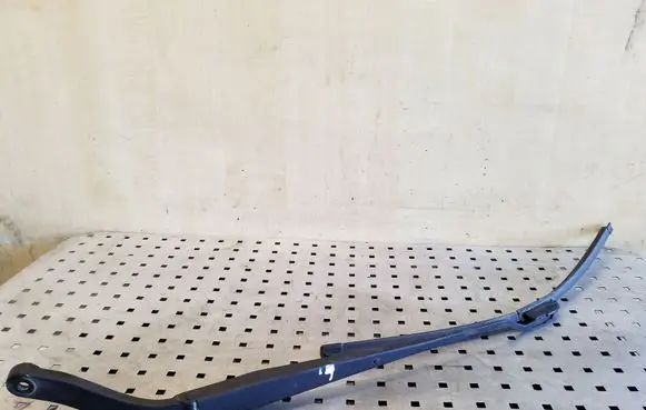 Front wiper blade arm