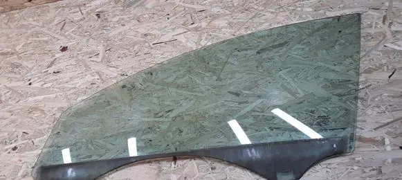 Volvo V50 Front door window glass four-door