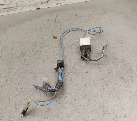 Nissan Terrano Hazard warning light relay 70BGG000