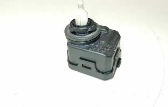 Headlight level adjustment motor