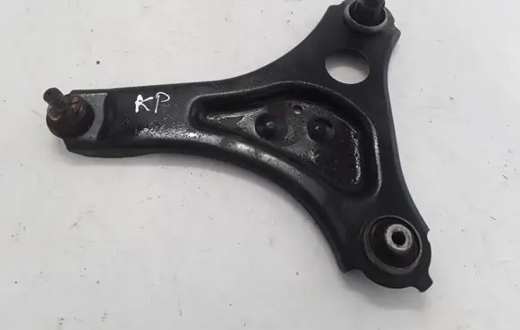 Renault Twingo III Front lower control arm/wishbone