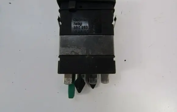Volkswagen PASSAT B5.5 Seat heating switch 3B0963563