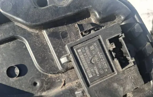 Volvo XC60 Door control unit/module 1002299901
