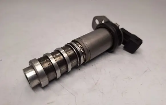 BMW 5 F10 F11 Camshaft vanos timing valve 8605123 11368605123 11367585776
