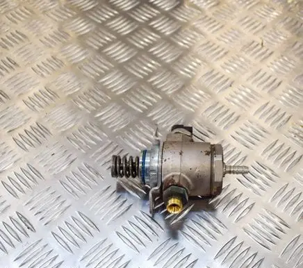 Audi Q3 8U Fuel injection high pressure pump