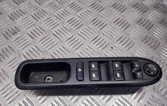 Peugeot 407 Front door window switch trim 