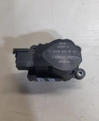 Mercedes-Benz C W203 Air flap motor/actuator A2038201642 E0053 EAB502