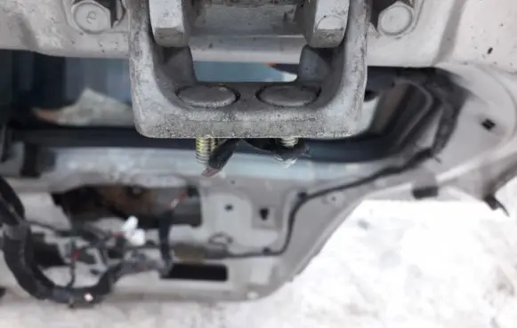 KIA Sorento Tailgate/trunk/boot hinge