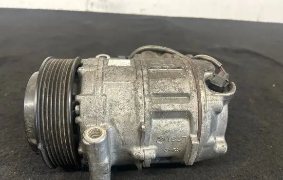 Porsche Panamera (970) Air conditioning (A/C) compressor (pump) 94812601103 7SEU17C 4471501493
