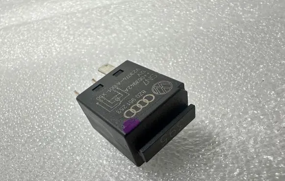 Audi Q7 4L Other relay 8Z0951253
