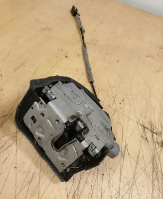 BMW X5 E53 Front door lock 8402539