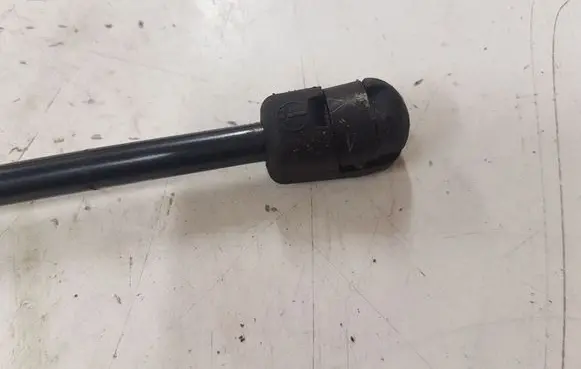KIA Sorento Front bonnet/hood damper/strut 811602P000 0005840300N