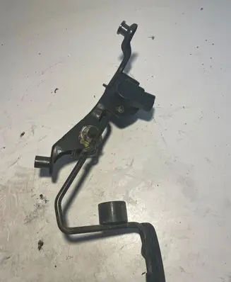 Toyota RAV 4 (XA20) Accelerator throttle pedal 8928133010 2K25