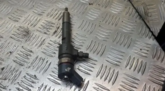 Opel Zafira B Fuel injector 9986181