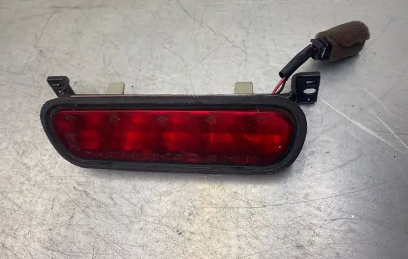 KIA Sorento Third/center stoplight