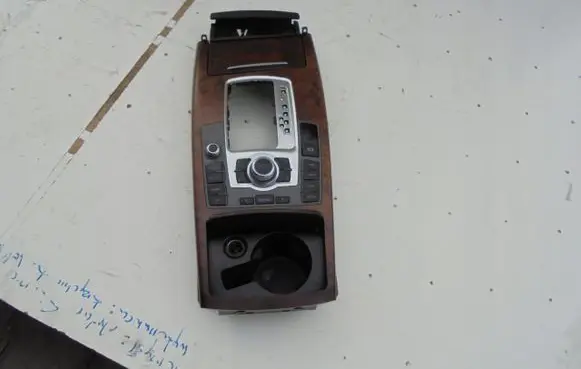 Audi A6 S6 C6 4F Center console 