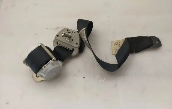 Toyota Corolla Verso AR10 Rear seatbelt 733700F010C0