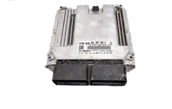 Volkswagen PASSAT B7 Engine control unit/module 04L907309M