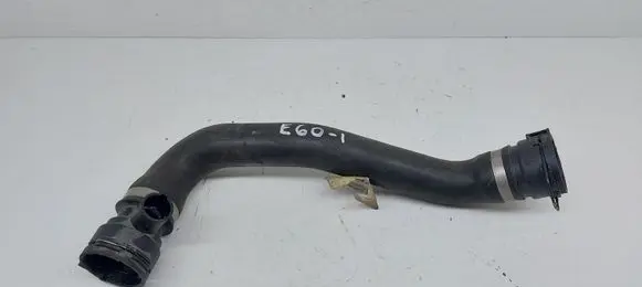 Coolant pipe/hose