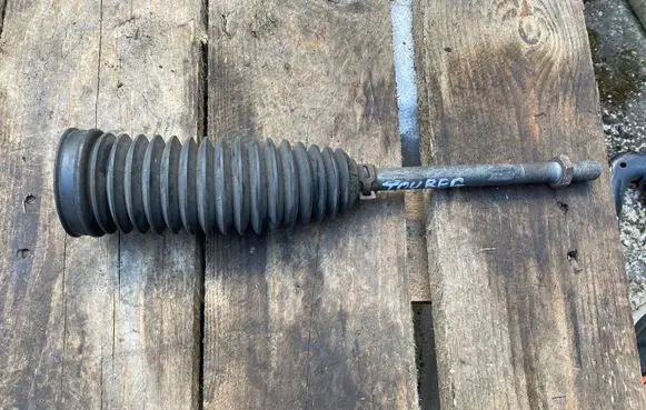 Volkswagen Touareg II Steering tie rod boot 7L0422831A