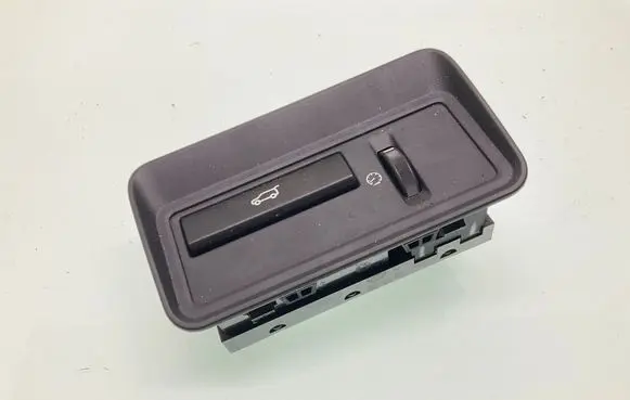 Land Rover Range Rover Sport L494 Tailgate/boot open switch button CPLA11654CA