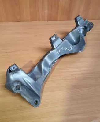 Renault Kangoo II Fender mounting bracket 8200381901