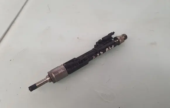 BMW 5 F10 F11 Fuel injector 13647597870 13648625397