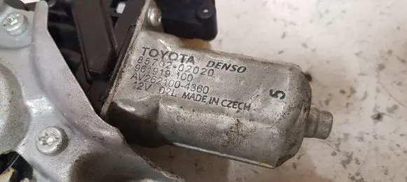 Toyota Avensis T270 Rear door window regulator with motor 8570202020 961919100 AV2621004360