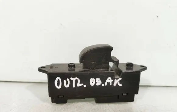 Mitsubishi Outlander Electric window control switch C8DD604M 8608A063 2057DL