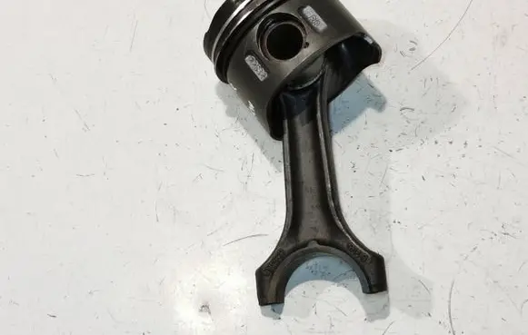 Mercedes-Benz Sprinter W901 W902 W903 W904 Piston with connecting rod 8711790020