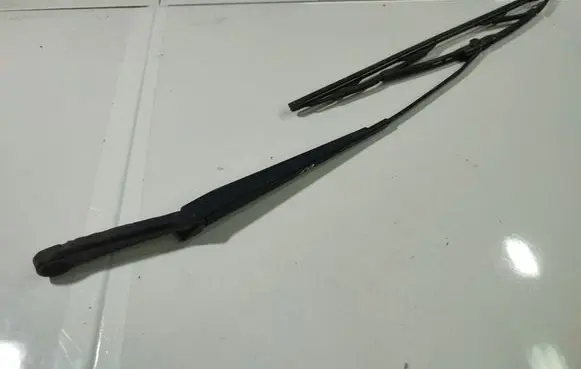 Opel Zafira A Front wiper blade arm 